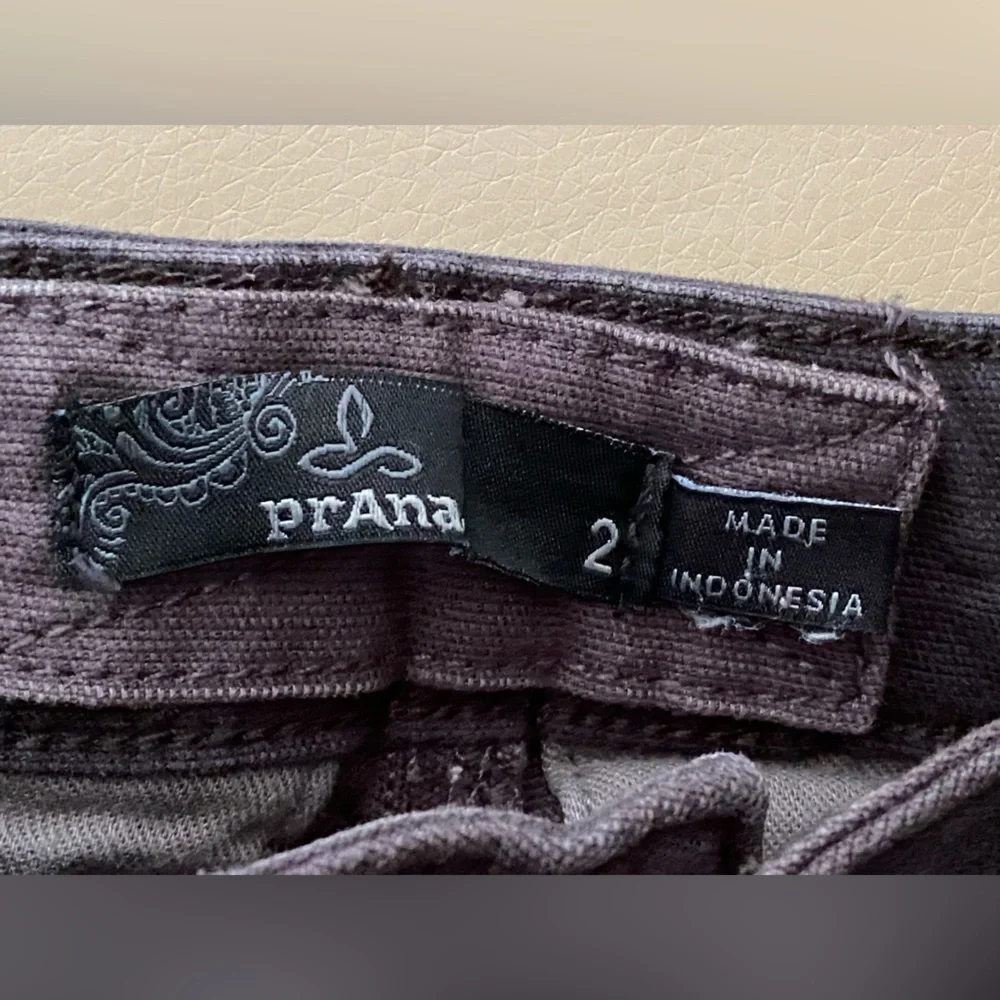 Prana short shorts - Picture 3 of 9